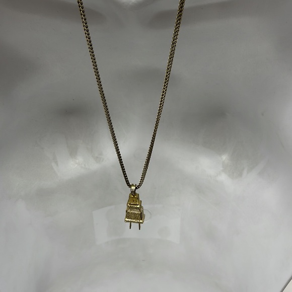 NWT, Guess/Marciano Chain - Picture 2 of 4